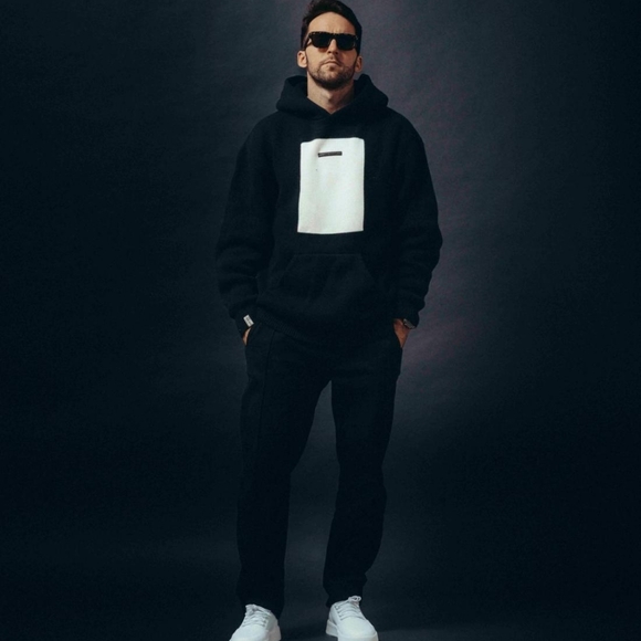 C'est Normal BRAND NEW men's knit hoodie - Picture 2 of 6